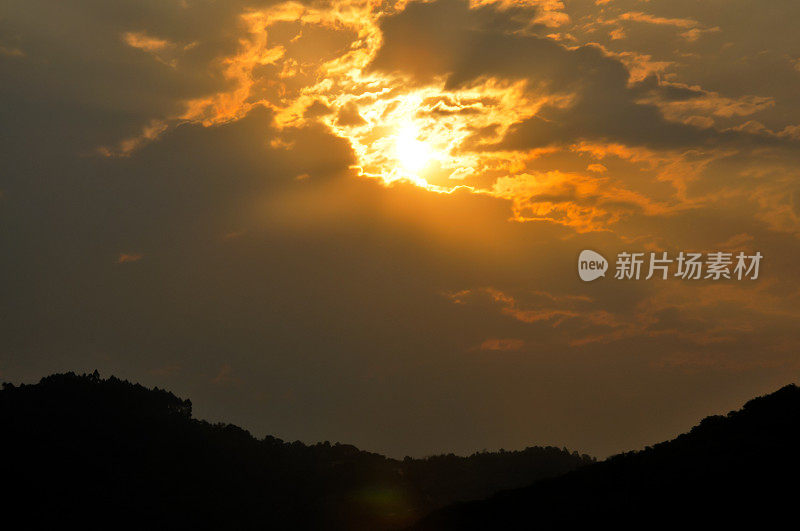 龙泉山日落