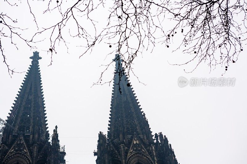 科隆大教堂特写的两个尖峰