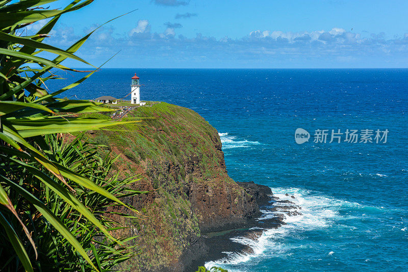 一个阳光明媚的日子，夏威夷考艾岛的基拉韦厄灯塔湾