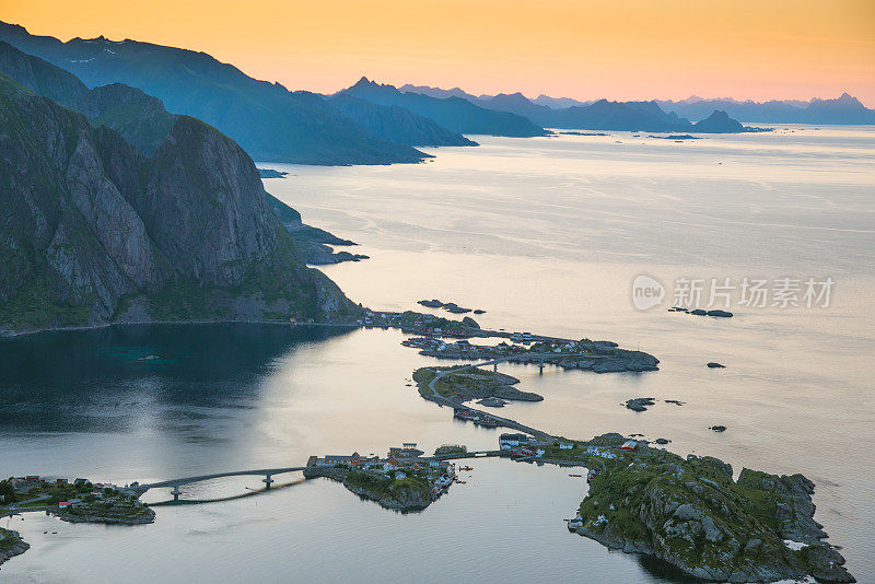 挪威，挪威罗浮敦群岛的日落风景