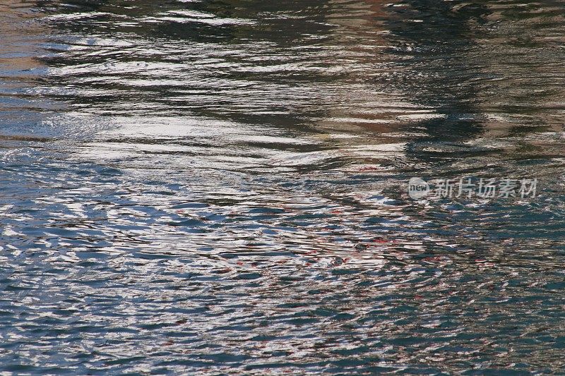 声波在海水中