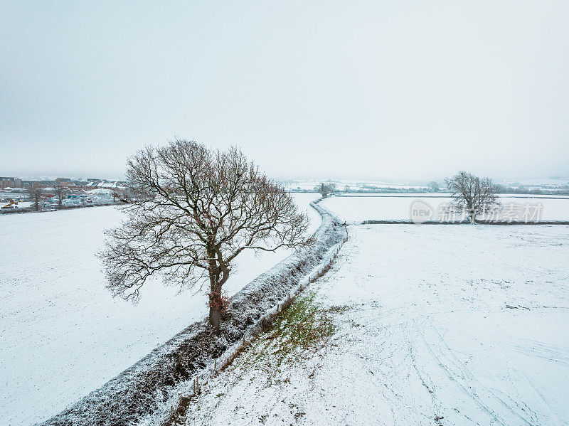 英国的空中雪景