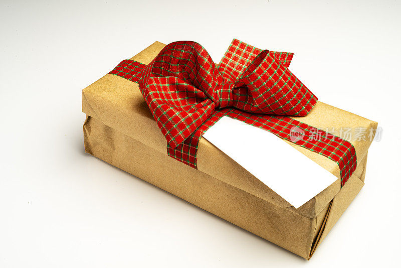 礼品盒用牛皮纸包裹丝带