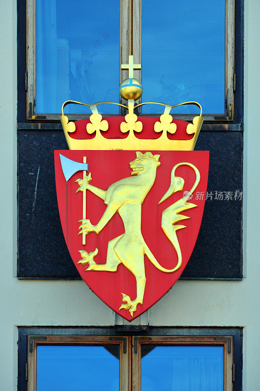 挪威首都奥斯陆，政府大楼上的挪威国徽