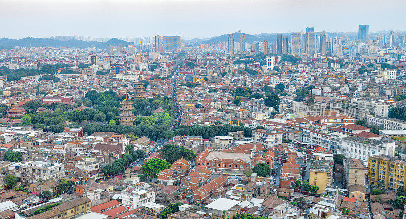 中国福建省泉州市历城区西街和开元寺旅游景点航拍图