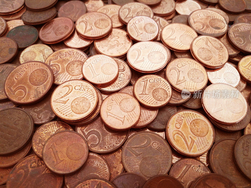 1分欧元硬币，2分欧元硬币和5分欧元硬币。