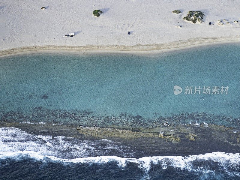 偏远的未受破坏的海岸线