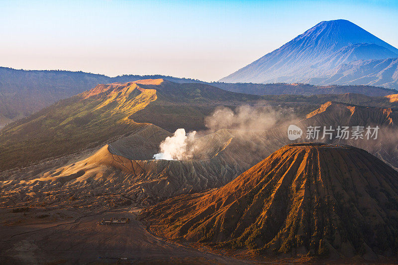 印度尼西亚东爪哇国家公园的布罗莫火山。