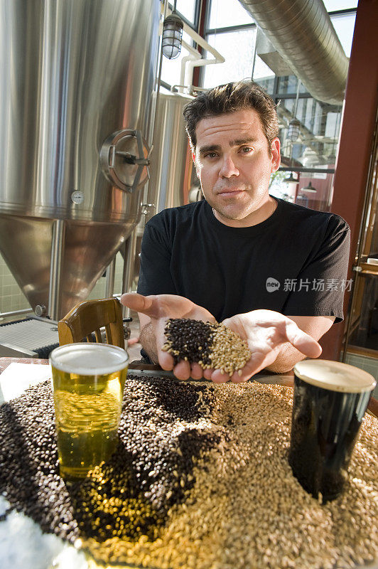 酿酒厂的酿酒师，提供淡啤和黑啤麦芽