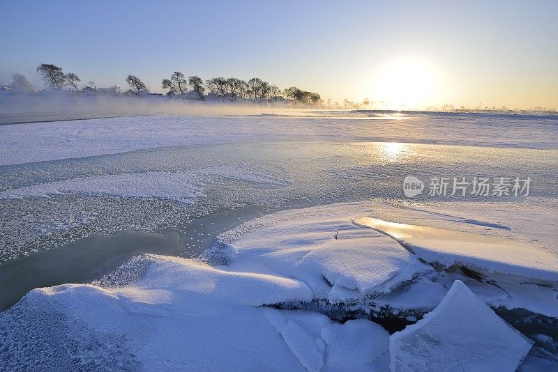 冬天，美丽的松花江