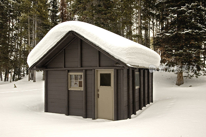 雪中的小木屋