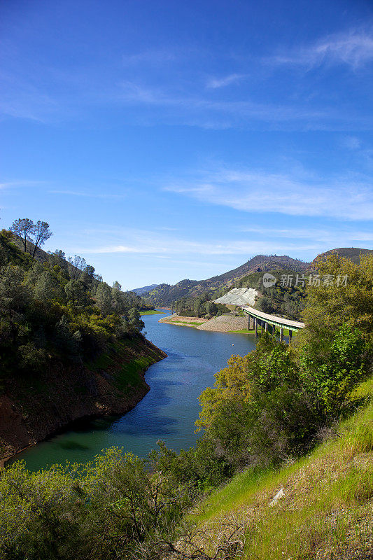 风景如画的加州淘金热山脉49号公路