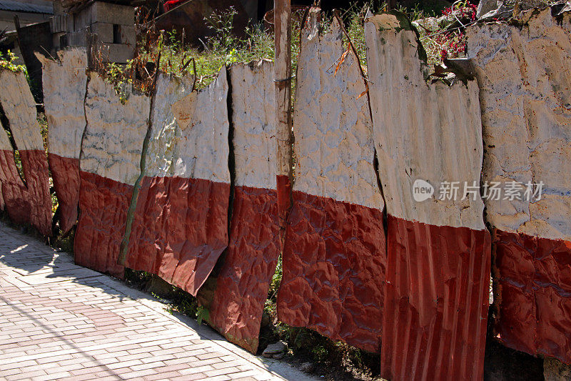 秘鲁:阿瓜斯卡连特斯的旧栅栏
