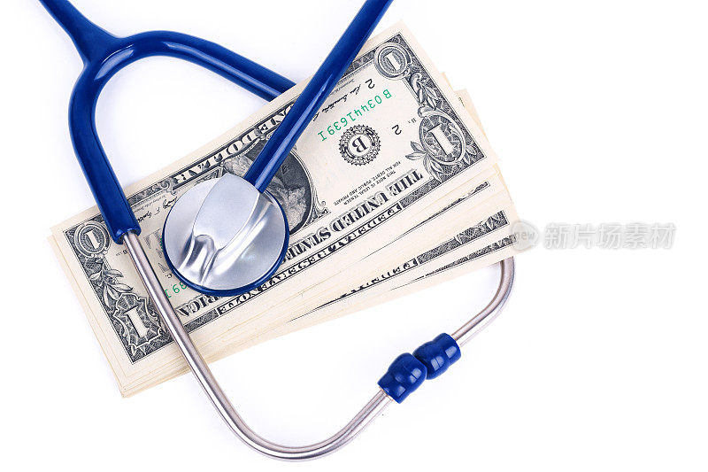 医疗费用:听诊器和金钱孤立的白色背景