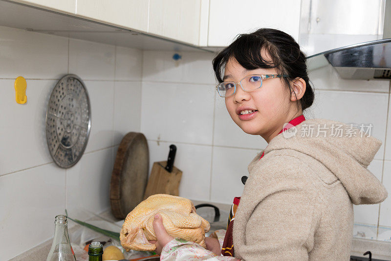 亚洲女孩做饭