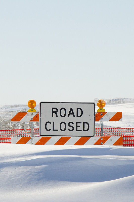 道路因冬天而封闭