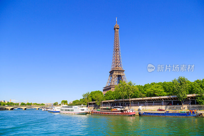 法国巴黎的埃菲尔铁塔和塞纳河