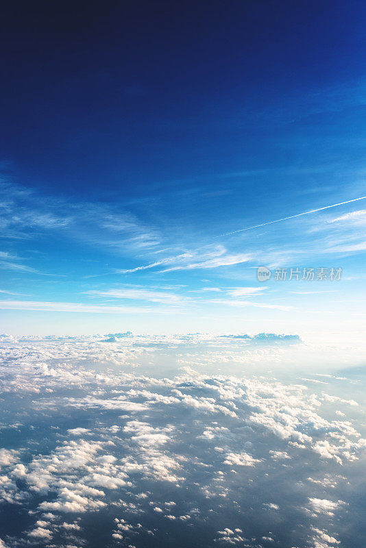 天空中云层的鸟瞰图