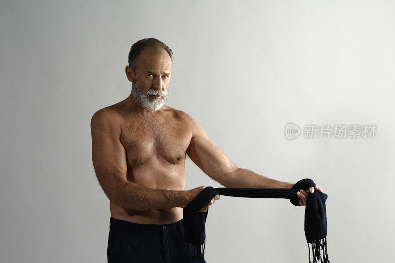 态度老化大胡子老年人地中海积极老年人锻炼