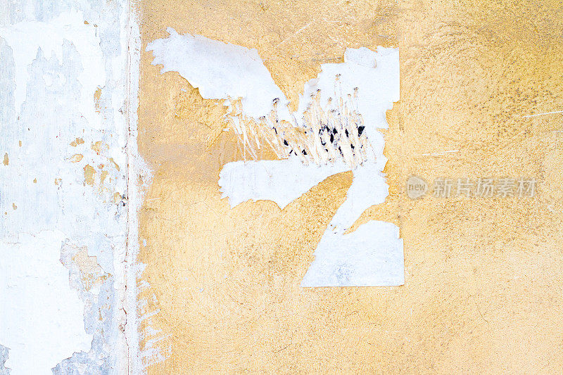 老西西里墙背景纹理:斑驳的白色和黄色