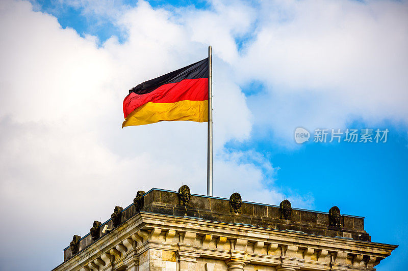 德国国旗在国会大厦，柏林