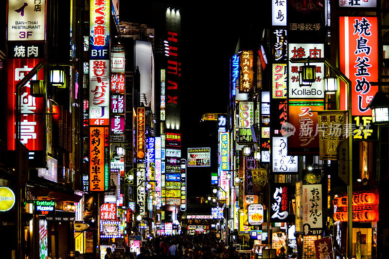 东京街景-新宿夜景