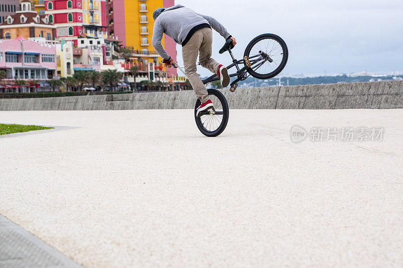 BMX自行车