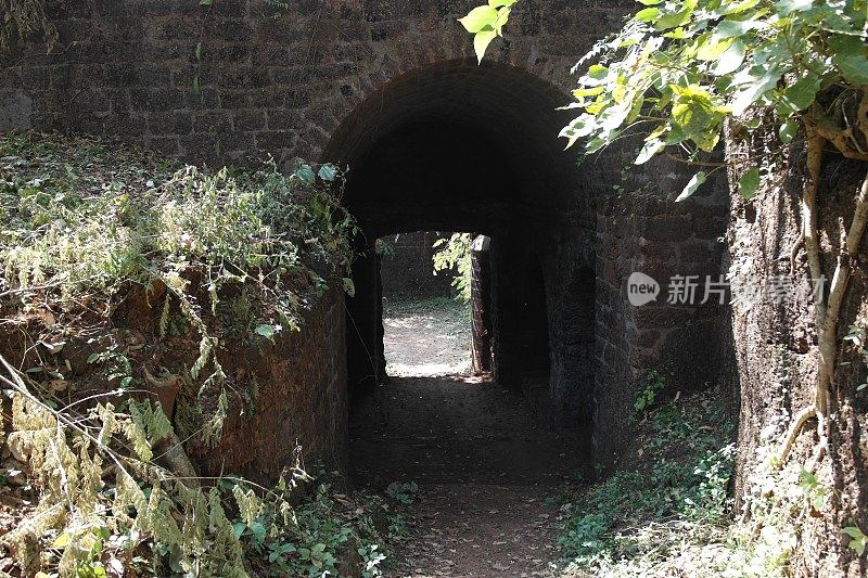 古老堡垒的石墙