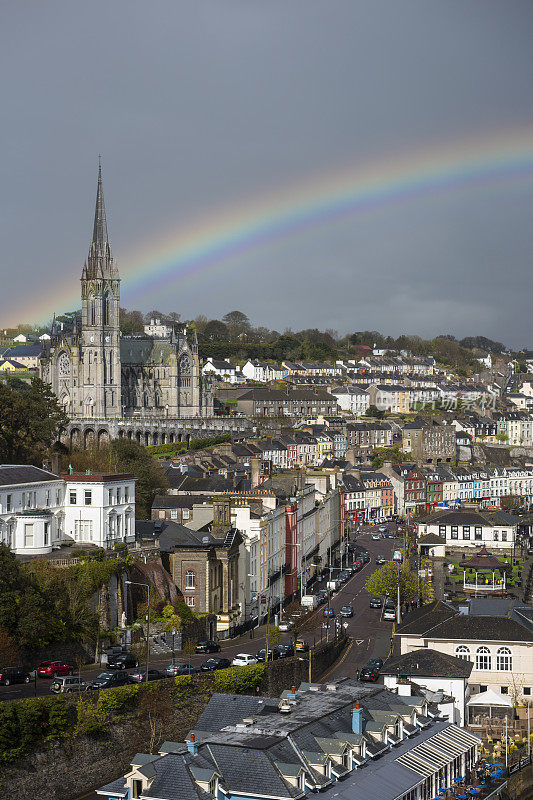 爱尔兰科夫圣科尔曼大教堂的彩虹