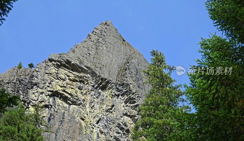 狼岩神圣金字塔