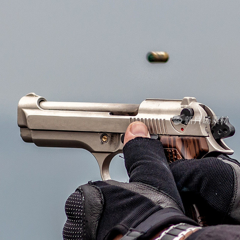 手瞄准手枪射击场