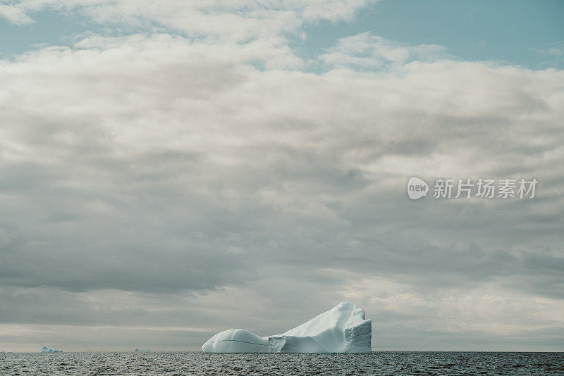 东格陵兰的航海探险