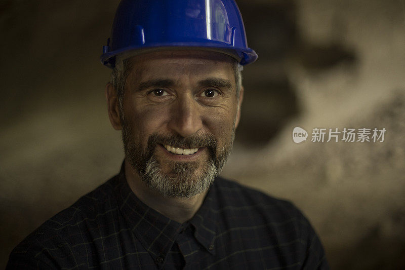 微笑的矿工