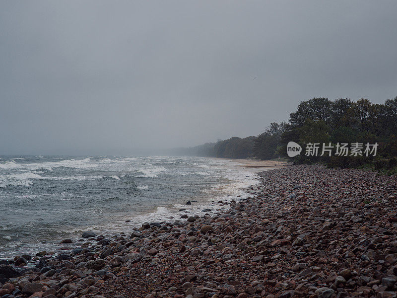 斯坦舒乌德国家公园由岩石海滩组成的美丽风景