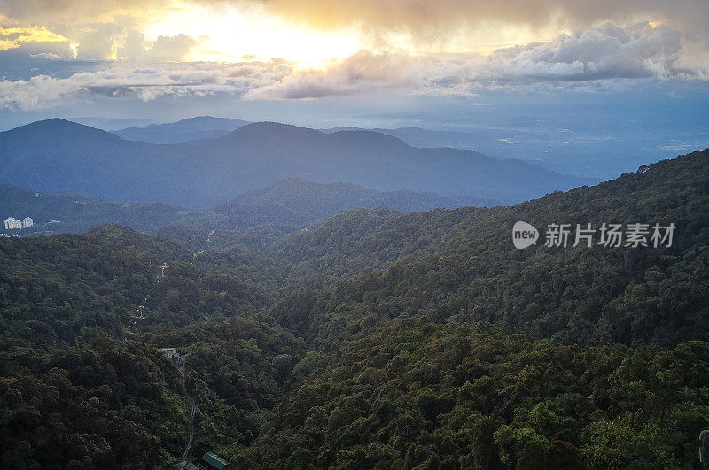 马来西亚彭航高地峡日落