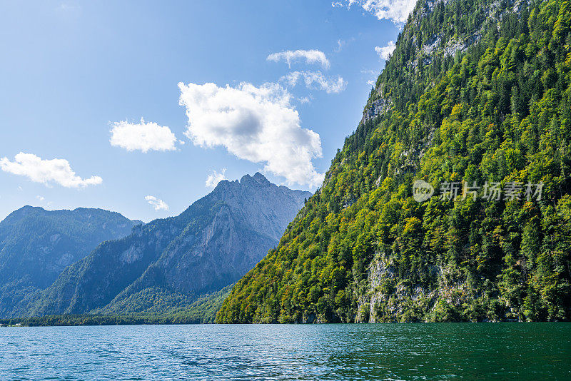 德国贝希特斯加登惊人的国王湖