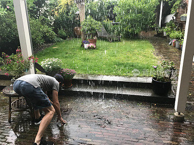 大雨淋浴