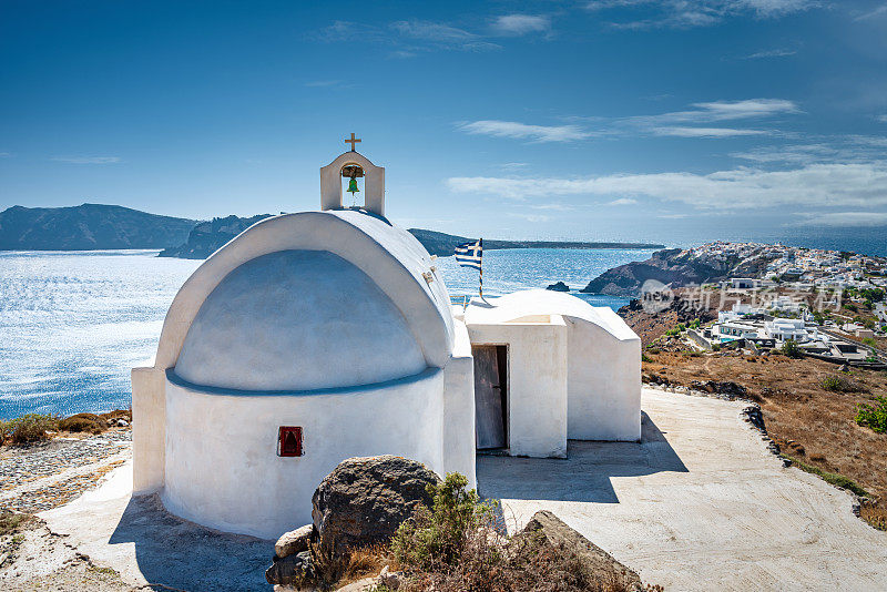 希腊圣托里尼岛蓝圆顶小东正教教堂