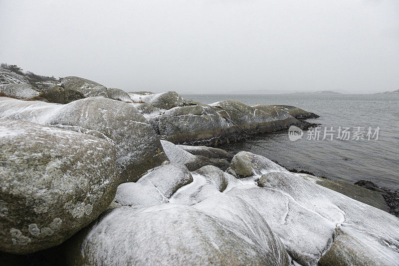 哥德堡的海岸线正在下雪