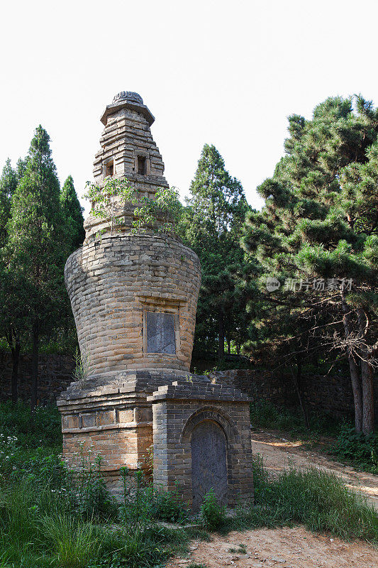 中国嵩山少林寺塔林。大祭司纪念碑。