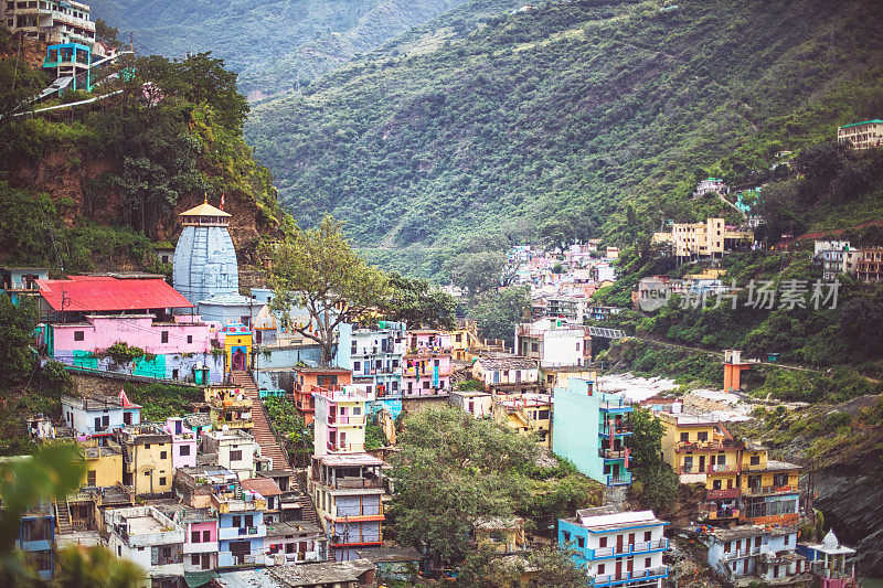 Alaknanda和Bhagirathi汇合成为恒河，Devprayag，北阿坎德邦，