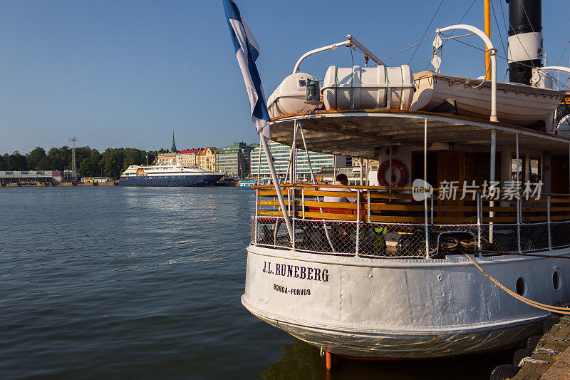 欧洲芬兰赫尔辛基市中心码头上的吕贝格船。Kaartinkaupunki