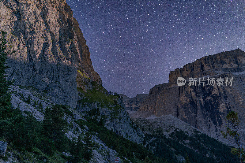 意大利阿尔卑斯山的星空。