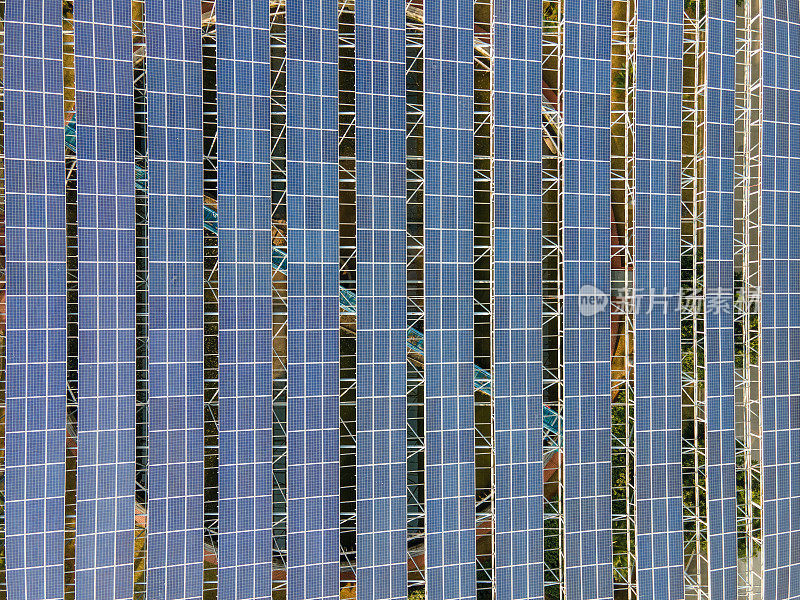 整洁的太阳能光伏板航拍照片