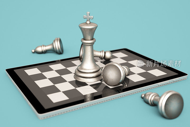 在线国际象棋概念与数字平板电脑和棋子