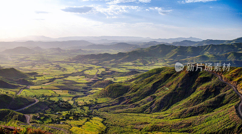 埃塞俄比亚拉利贝拉周围的Semien山脉和山谷的全景