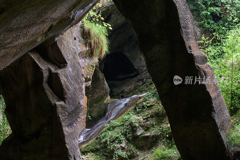 卡利埃隆洞穴(卡利埃隆洞穴)-拖把-(特雷维索)