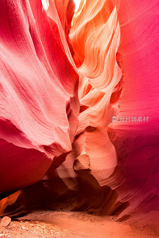 下羚羊峡谷的美丽色彩