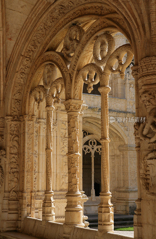 美丽的建筑Jeronimos修道院在葡萄牙雕刻细节
