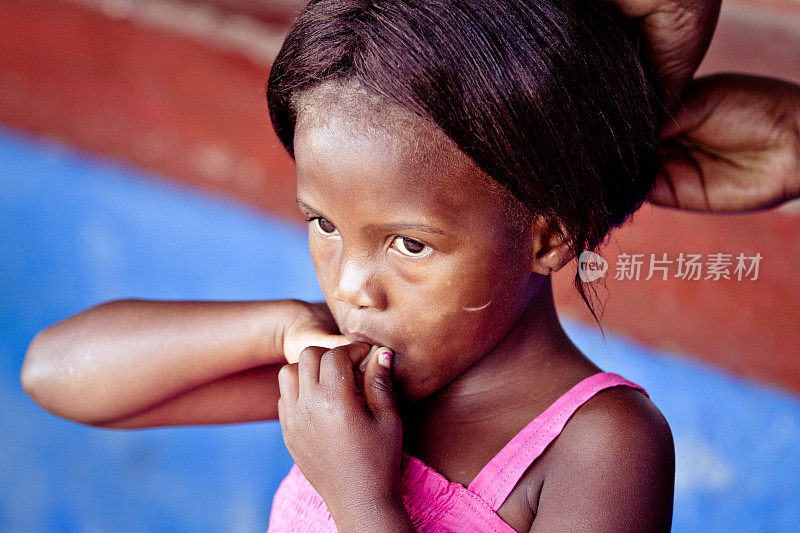 一个年轻的南非女孩的肖像
